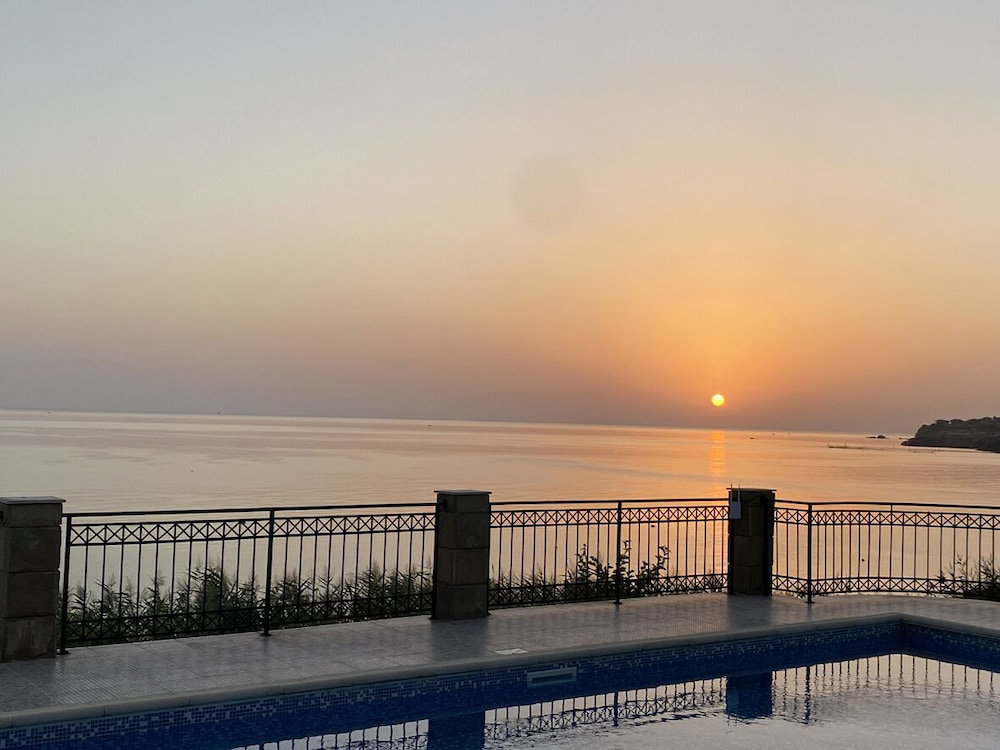 Hotel Sh Holidays & Health Ltd.