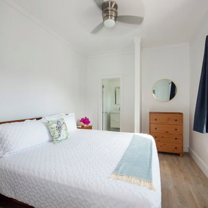 Hotel Laughing Bird Suites cazare Governor's Harbour