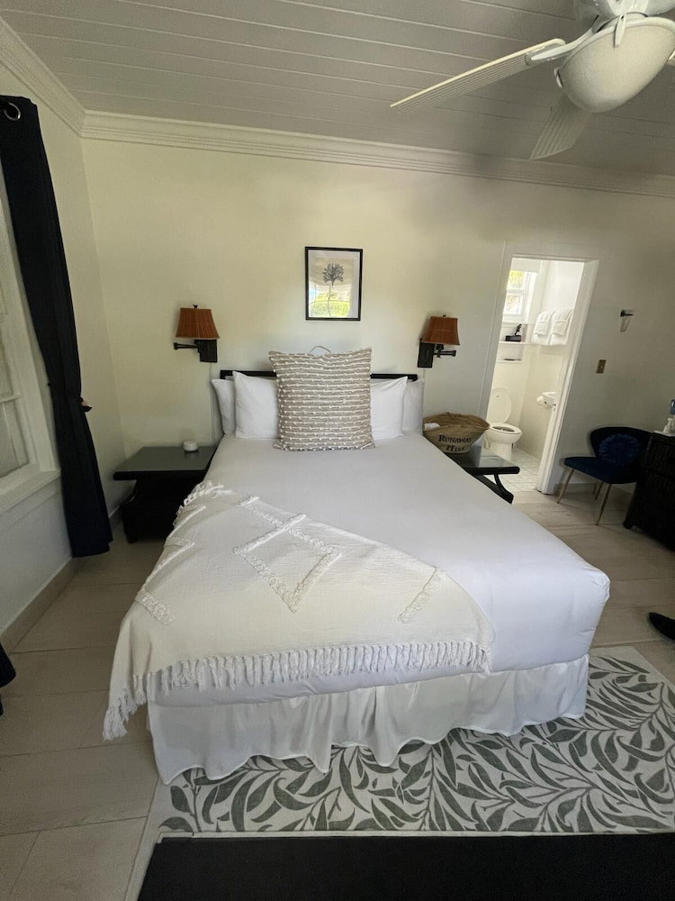 Hotel Runaway Hill Inn