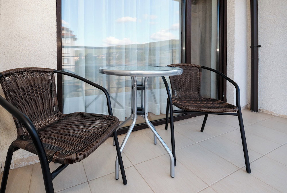 Charming 1 Bedroom Apartment For Up To 4 Guests
