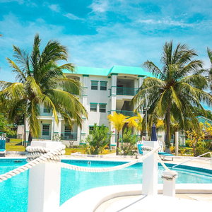 Hotel Best Western Grand Baymen Gardens cazare San Pedro