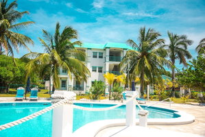 Hotel Best Western Grand Baymen Gardens cazare San Pedro