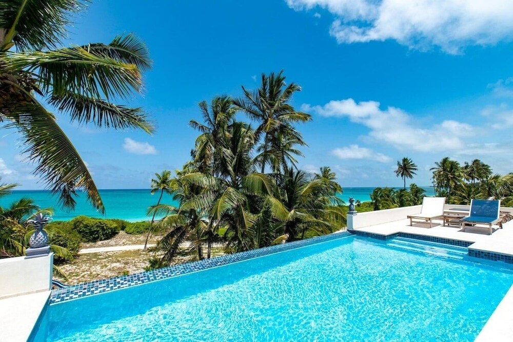 Hotel Pineapple House 4 Bedroom Home