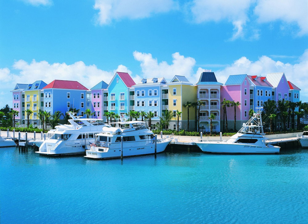 Hotel Harborside Resort & Vacation Rentals At Atlantis