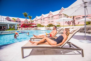 Hotel Comfort Suites Paradise Island cazare Nassau