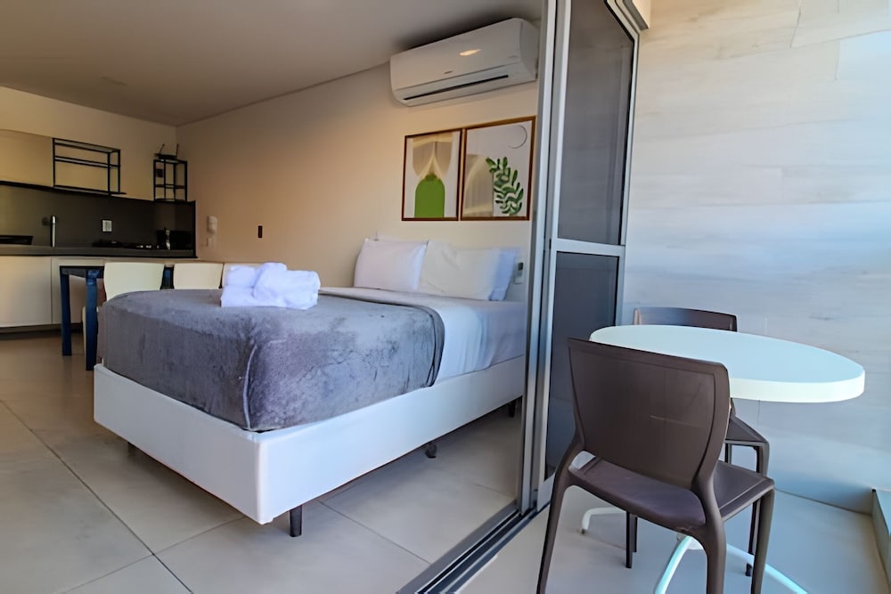 Hotel Box 150