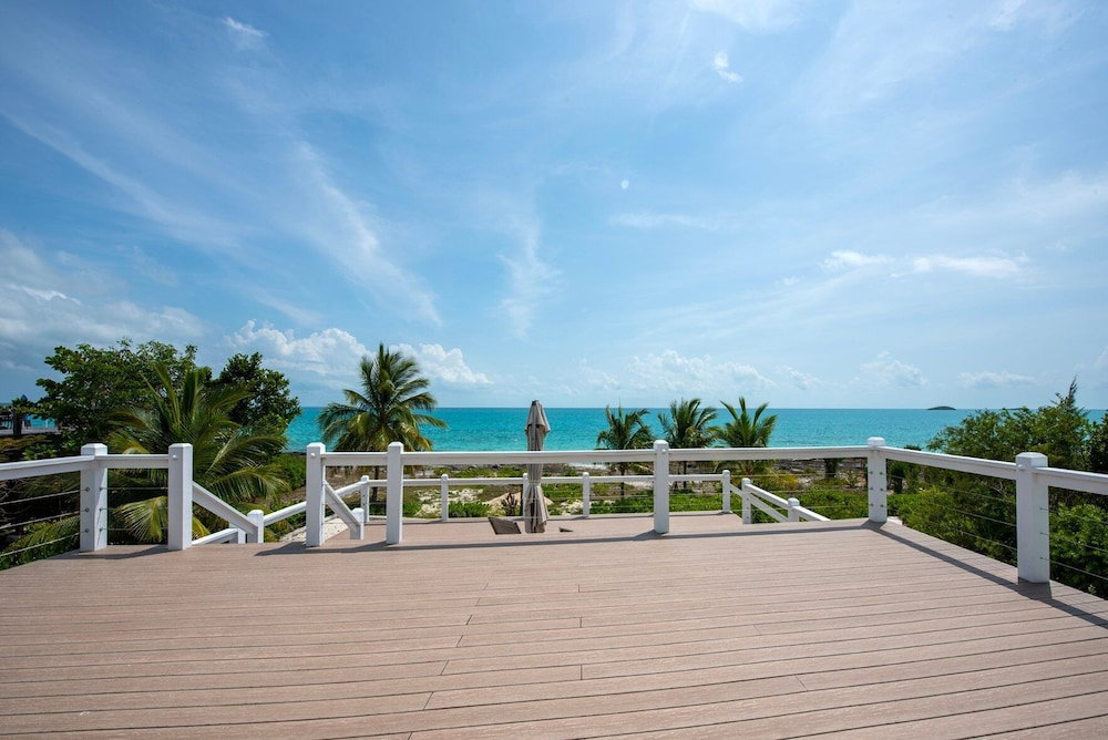 Hotel Ware-A-Dise - Newly Remodeled Home On Calm Caribbean 3 Bedroom Home