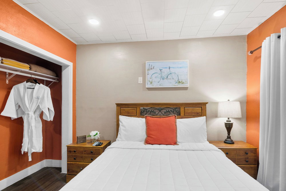 Hotel Legacy Beach Suites