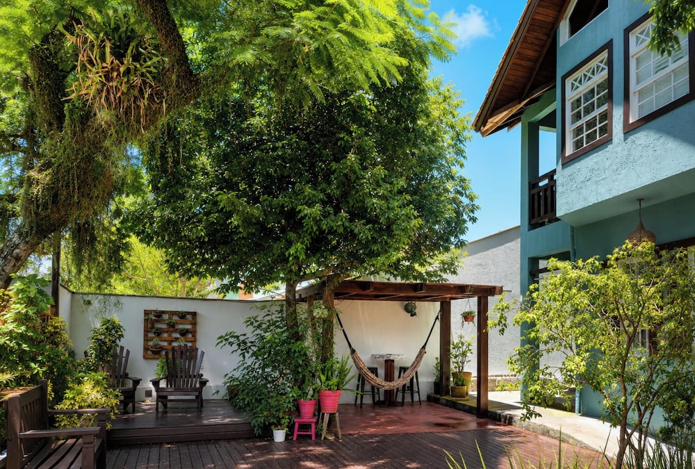 Hotel Pousada Solar Das Petalas - Fln