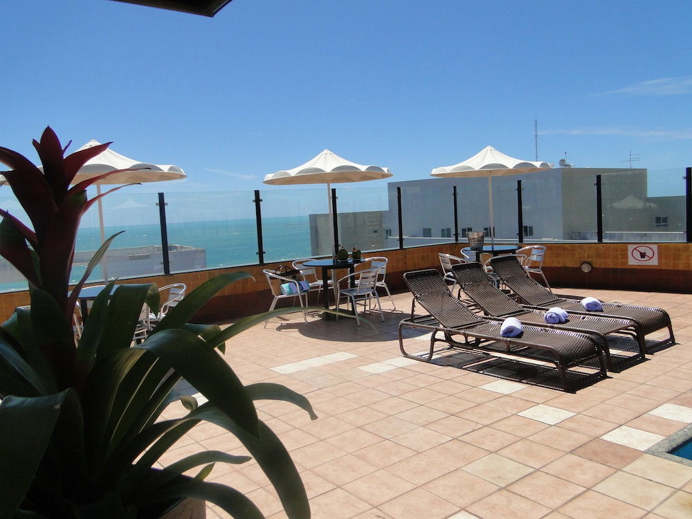 Hotel Plaza Praia Suites