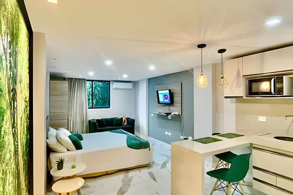 Hotel 119 Ambassador