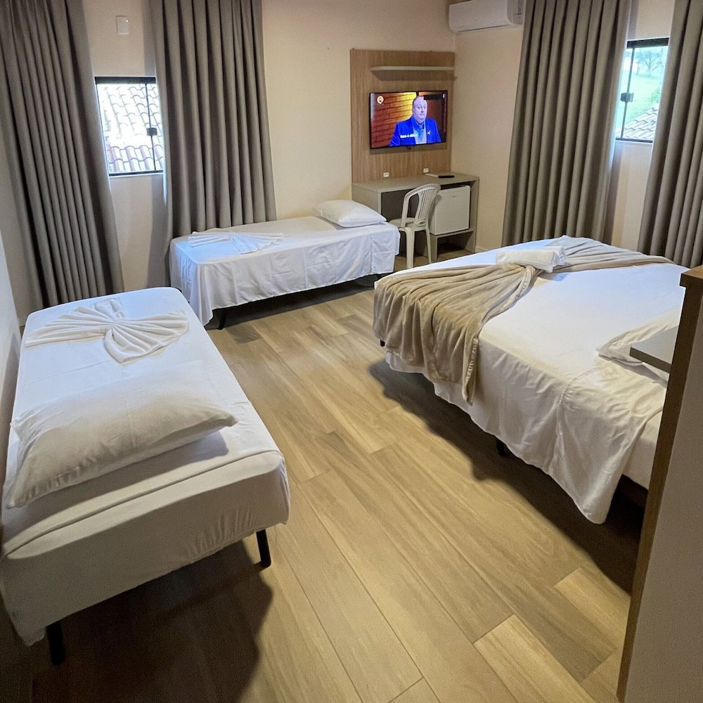 Hotel La Roza Hotel And Grill Restaurant