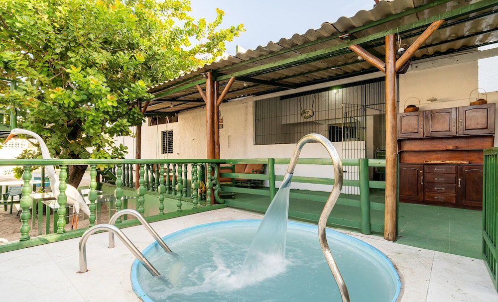 Hotel House W. 5-Br And Pool 200M From The Beach Fpl0228