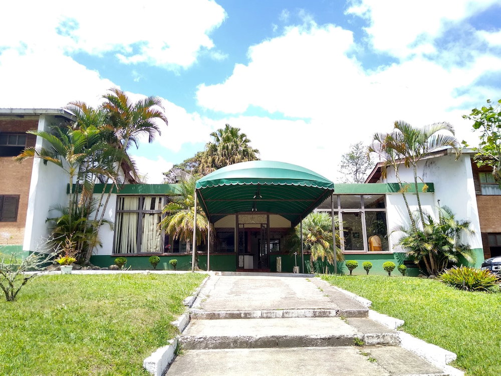 Hotel Oyo Del Verde Hotel