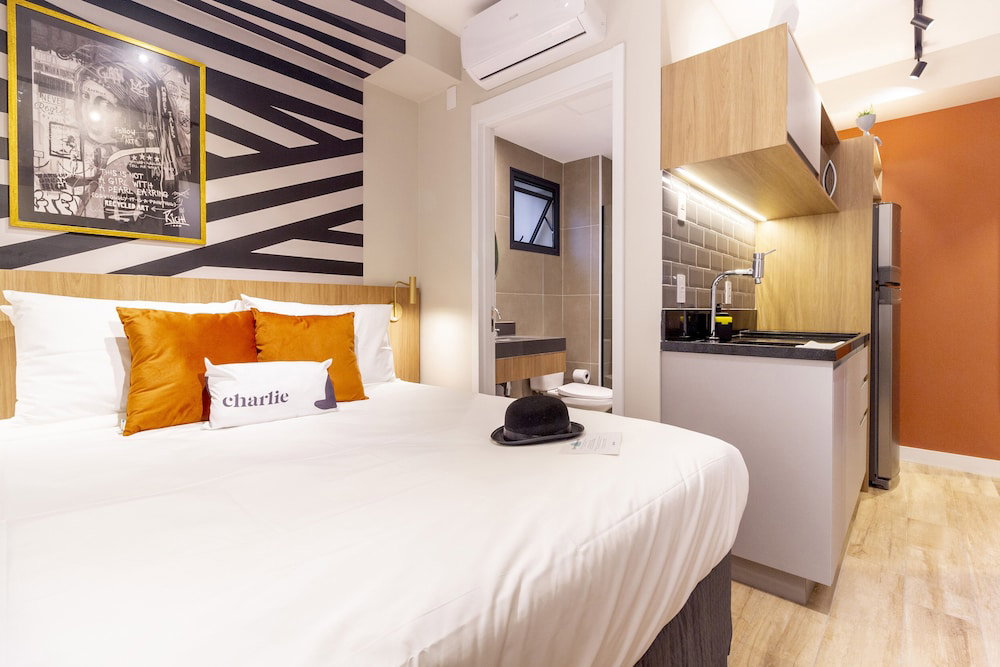 Hotel Charlie Uwin Brooklin
