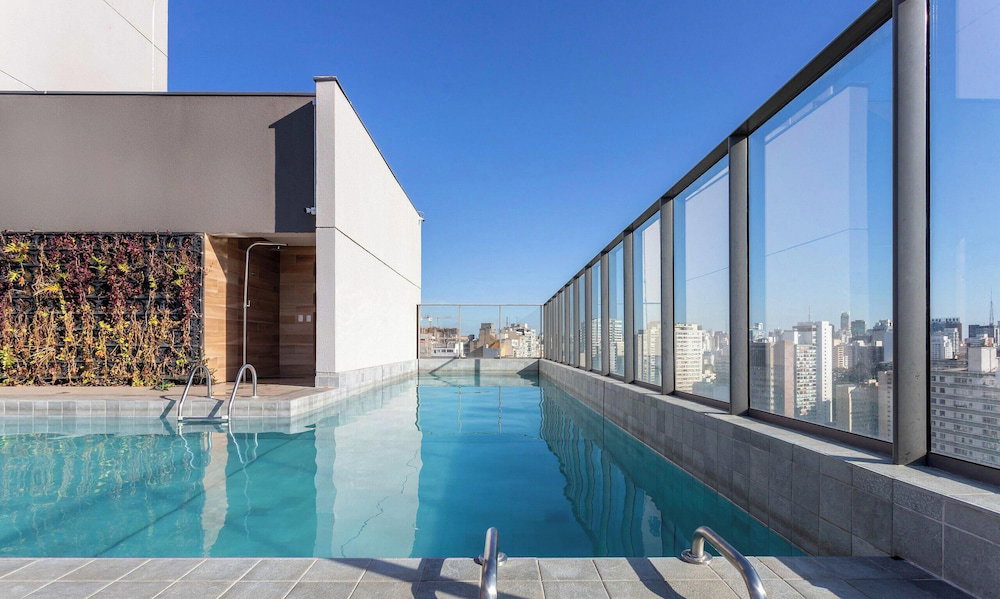 Hotel Complete Studio 350M From The Metro Thk0502