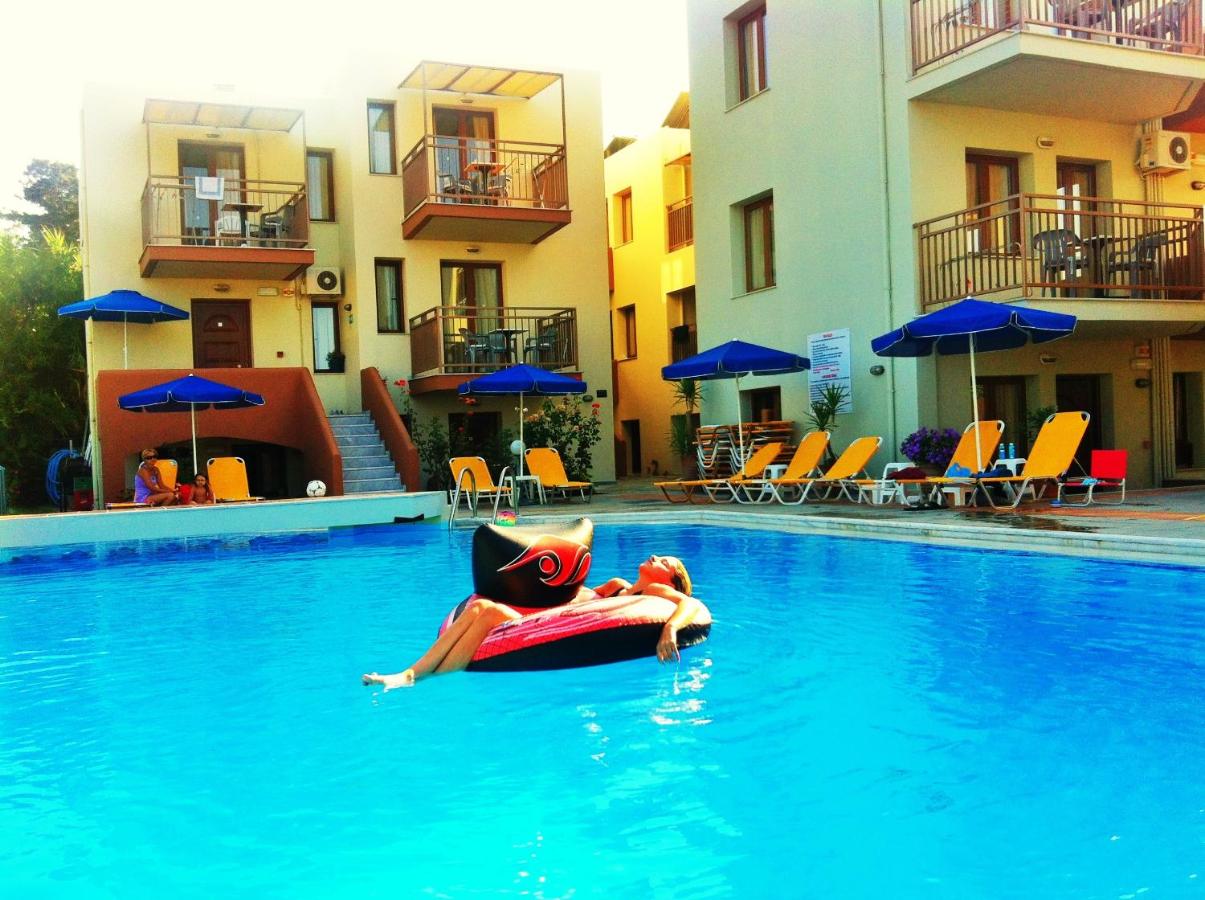 Alexandros M Hotel