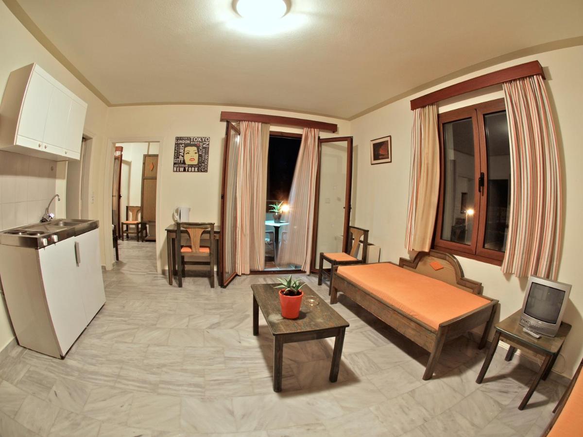 Alexandros M Hotel