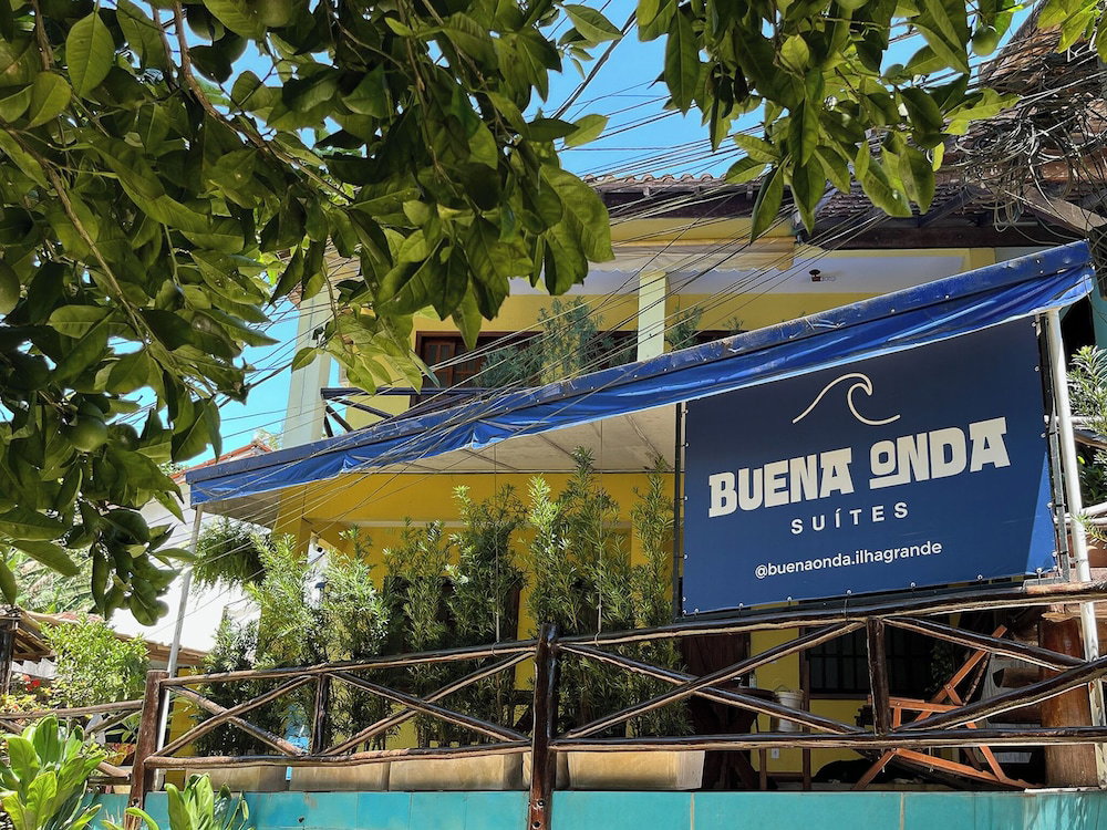 Hotel Buena Onda Suites