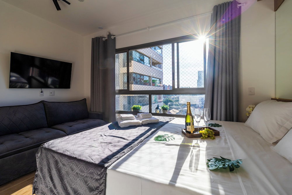 Hotel Modern, Fully Equipped, And Well-Lit With Ac And Gym