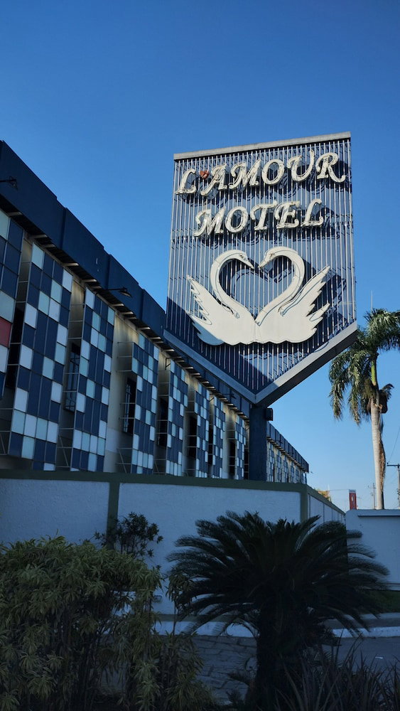 Hotel L'amour Hotel