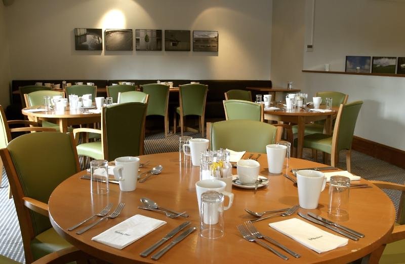 Holiday Inn Cardiff City Centre