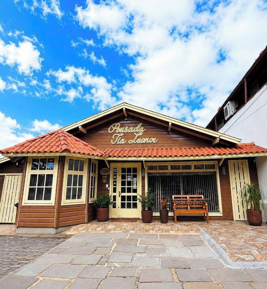 Hotel Tia Leonor