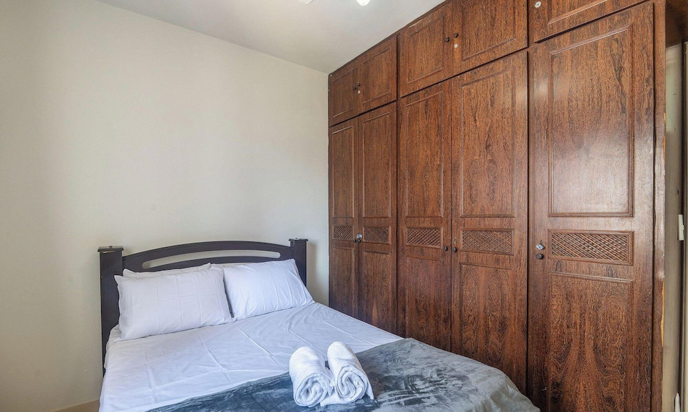 Hotel 2-Bedroom Apt 200 M From The Beach Jsl0902
