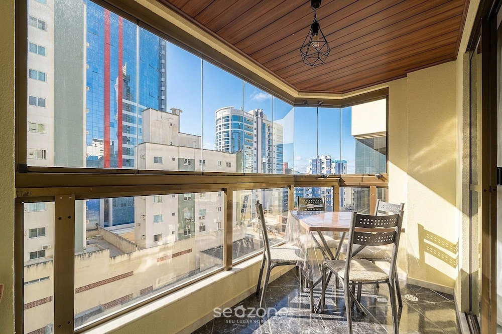 Hotel Apartment In Great Location In Meia Praia Eio6031