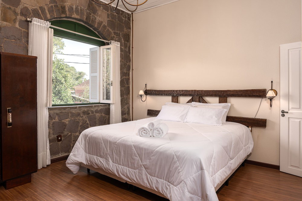 Hotel Casa De Pedra Mena Kaho