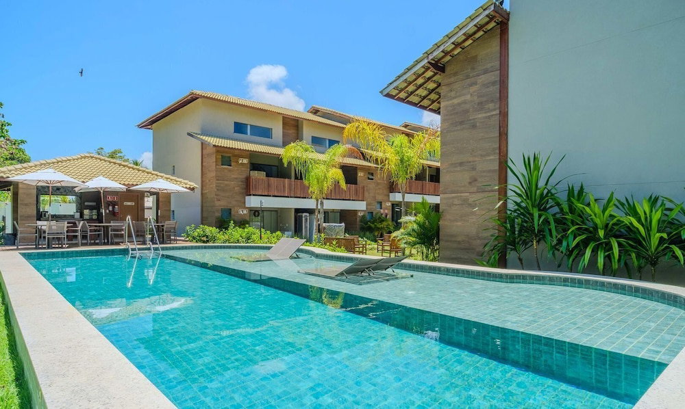 Hotel Apt W/ Pool And 2 Suites In Guarajuba Tra0014