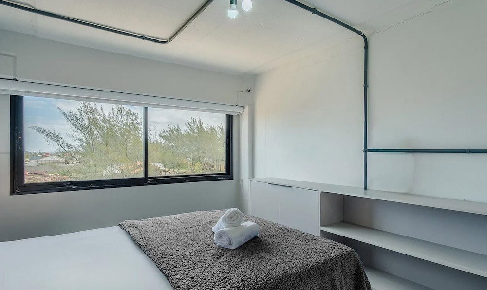 Hotel Loft W/ Balcony 50M From The Beach Plo0004