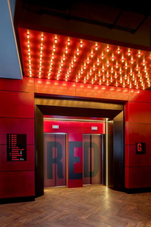 Hotel Radisson Red Liverpool cazare Liverpool