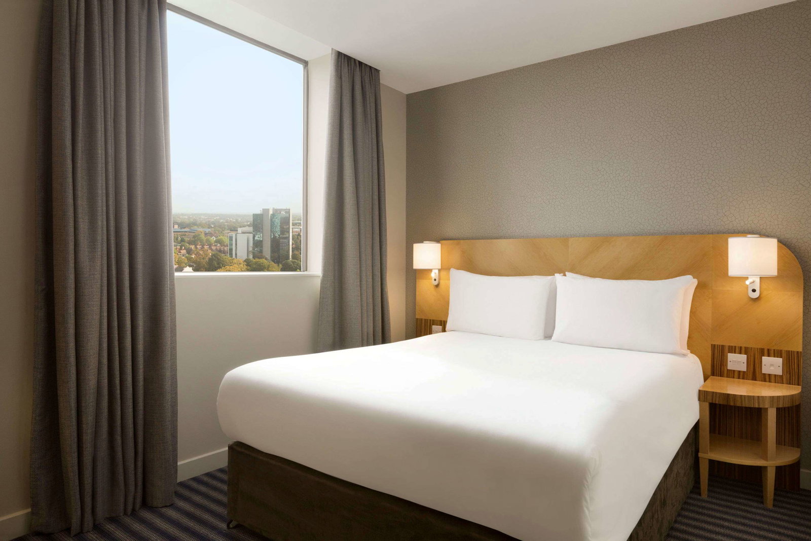 Ramada Hotel & Suites By Wyndham Coventry