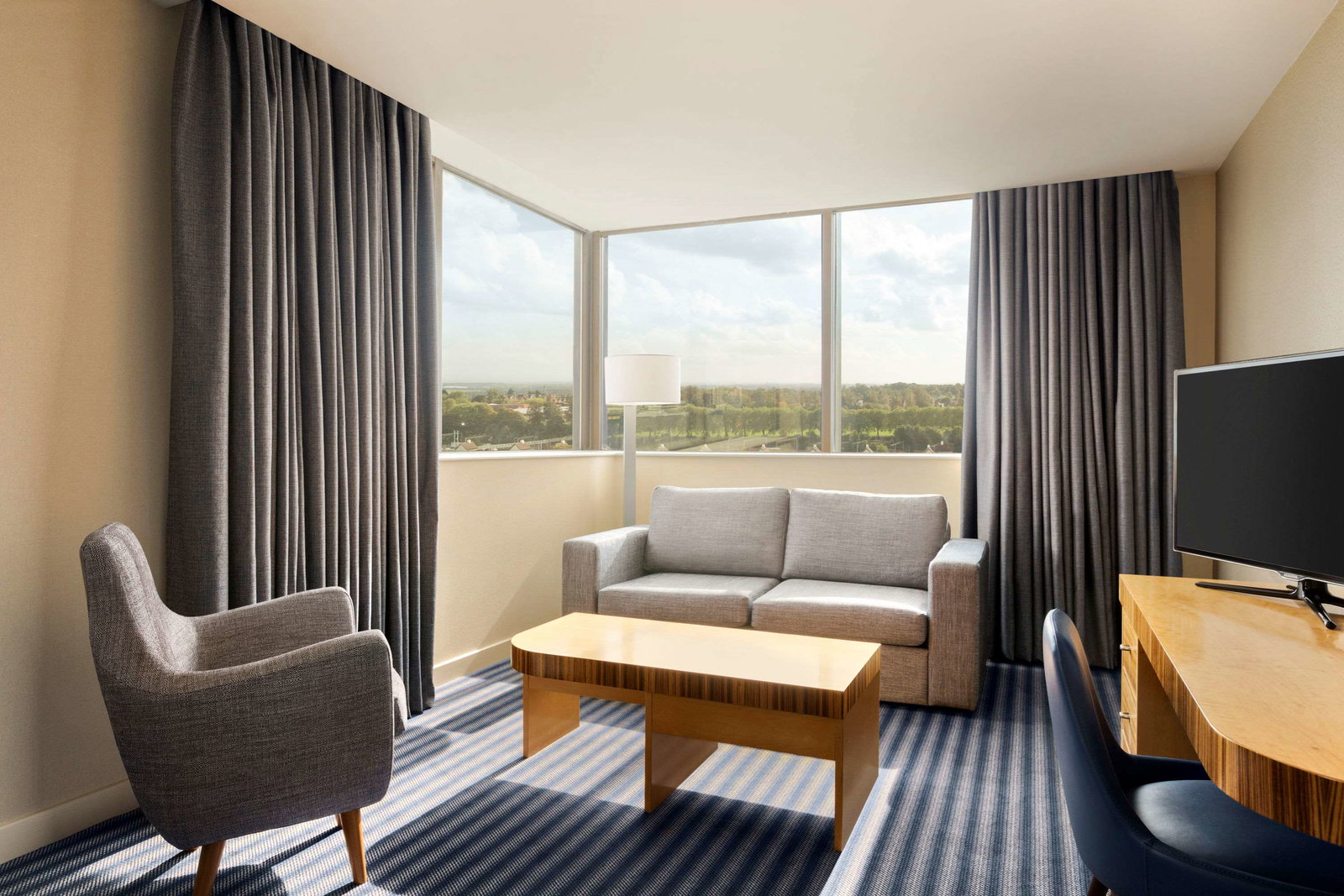 Ramada Hotel & Suites By Wyndham Coventry