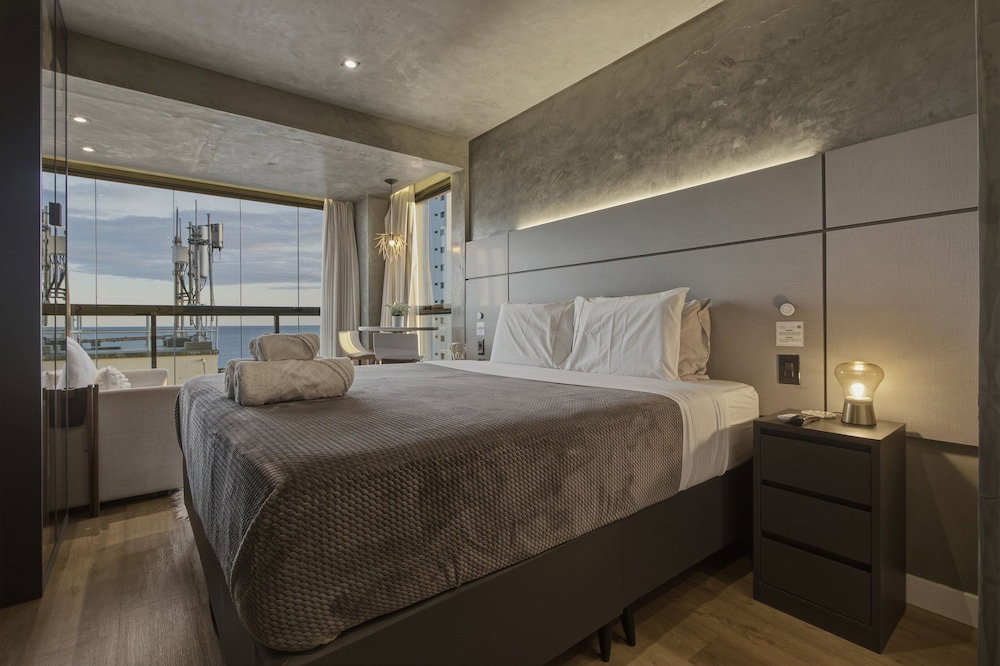 Hotel Barra Premium By Carpediem Close To The Beach, Farol Da Barra, And Barra Shopping