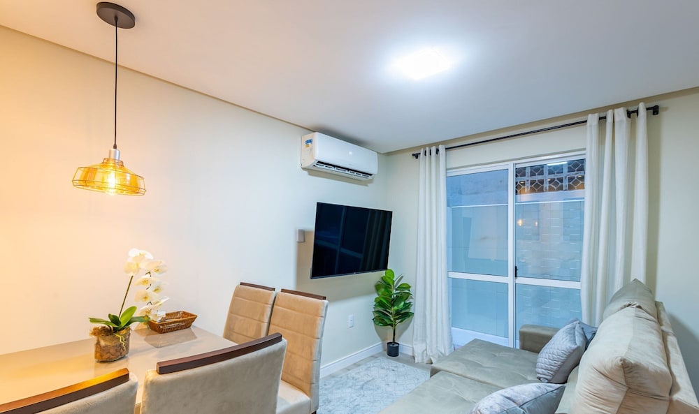 Hotel Apto 2Qtos Centro Bc A 160M Da Praia Srl002