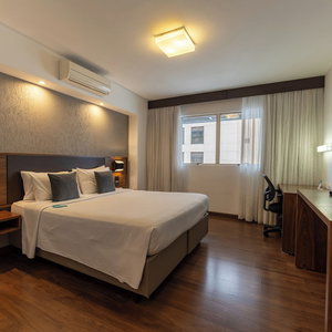 Hotel Hotel Deville Curitiba cazare Curitiba