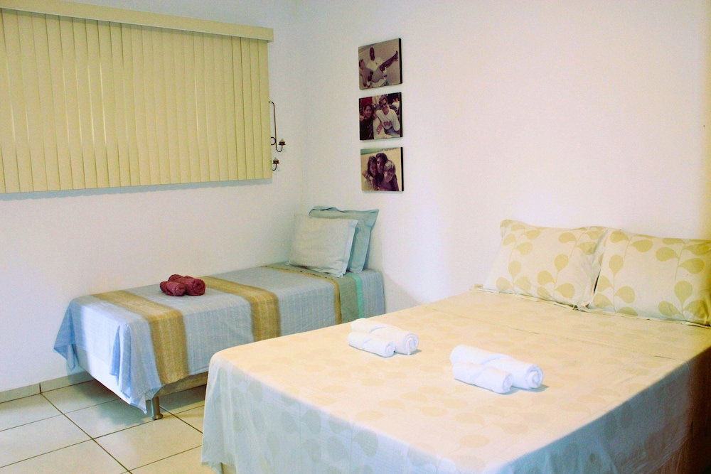 Hotel Casa Ampla Com Jardim E 3 Suítes Em Novo Airão