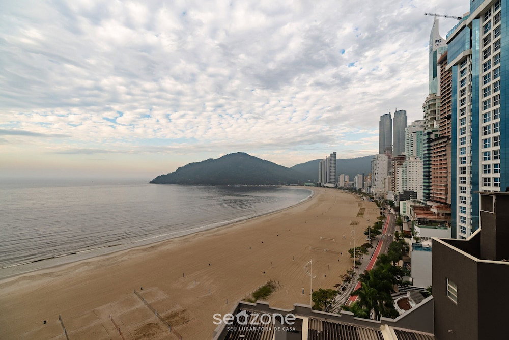 Hotel 2Br Seafront Apt W/Garage In Bc Nvi501
