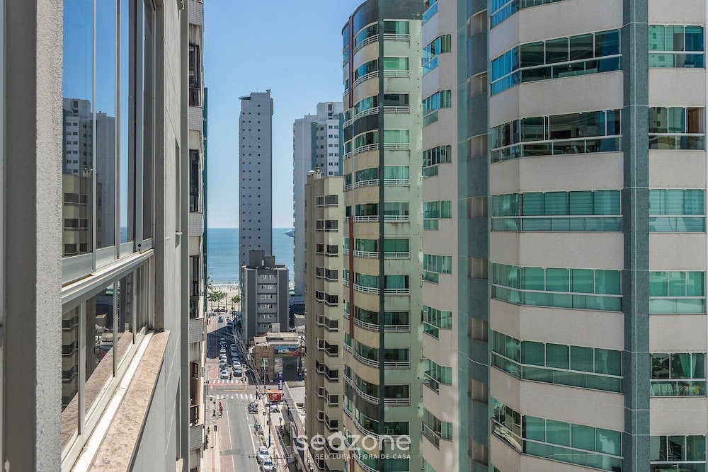 Hotel Apt In Downtown Bc 350M From The Beach Pae1002