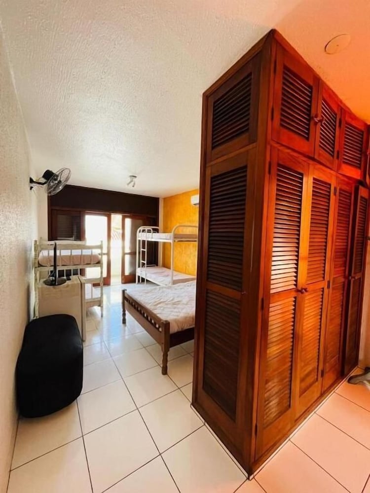 Hotel Hostel E Pousada Bahia Beach
