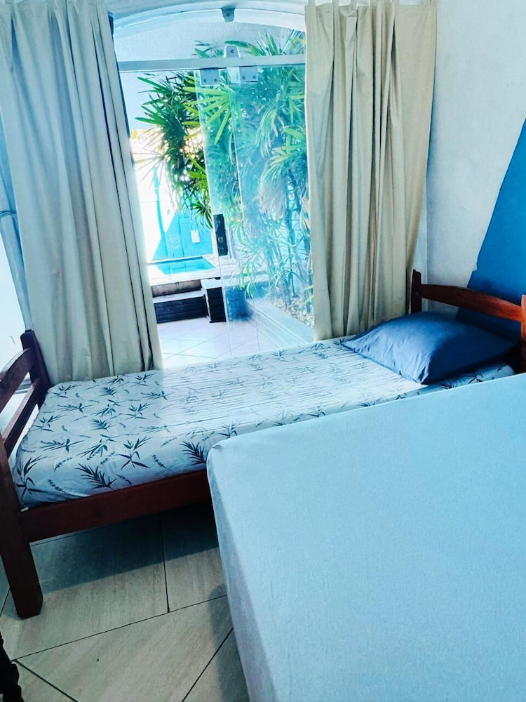 Hotel Hostel Pe Na Praia Itanhaém