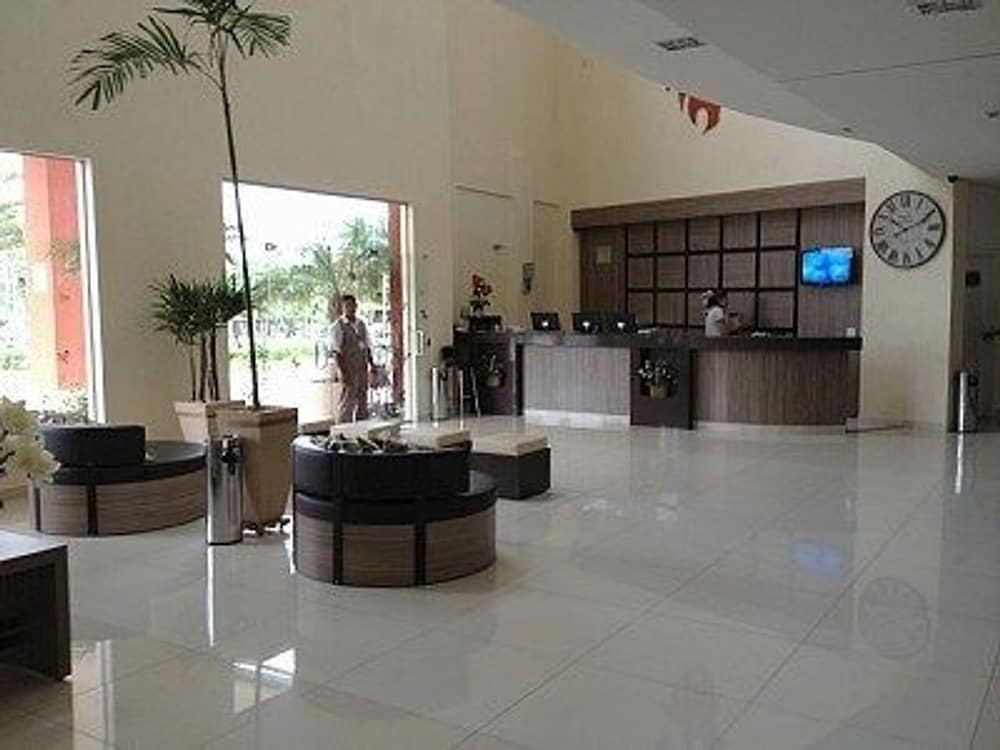 Hotel Frente Ao Parque Da Lagoa Quente, Apto Particular Com Varanda E Vista Piscinas, Com Tela De Proteção