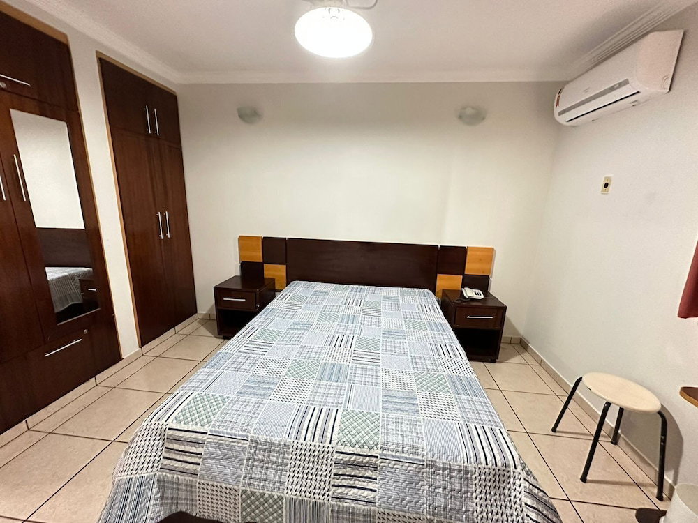 Hotel Di Roma Fiori Via Caldas