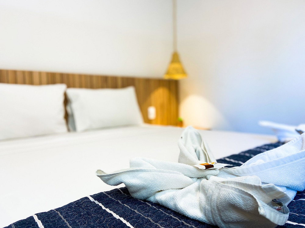 Hotel Moderno Condominio A Beira Mar Em Flecheiras!