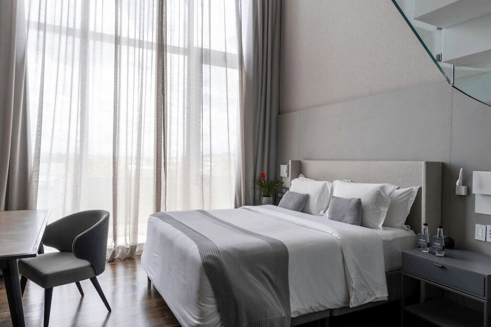 Hotel Suryaa Hotel Pinhais, Curio Collection By Hilton