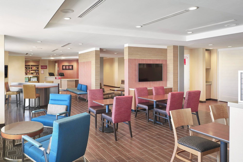 Hotel Towneplace Suites By Marriott Medicine Hat