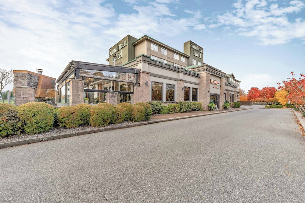 Hotel Sandman Hotel & Suites Vancouver Airport