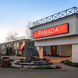 Hotel Ramada By Wyndham Cornwall cazare Cornwall